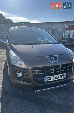 Позашляховик / Кросовер Peugeot 3008 2013 в 