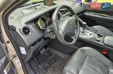 Внедорожник / Кроссовер Peugeot 3008 2011 в 