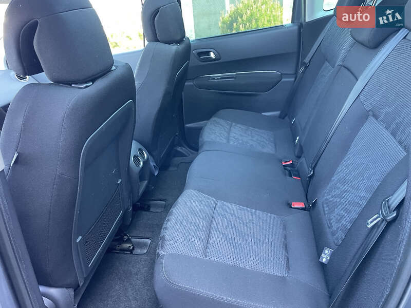 Позашляховик / Кросовер Peugeot 3008 2011 в Львові
