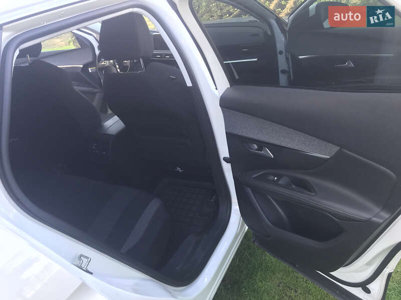 Внедорожник / Кроссовер Peugeot 3008 2017 в Ивано-Франковске