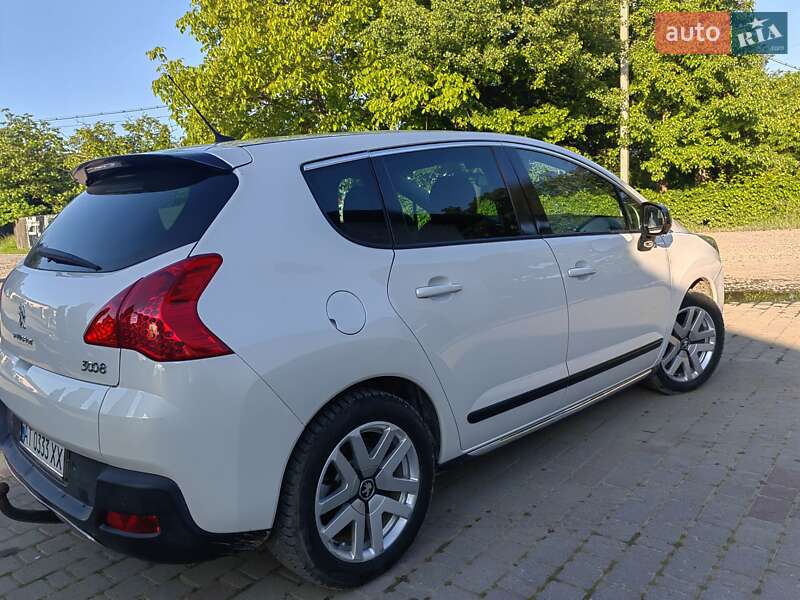 Позашляховик / Кросовер Peugeot 3008 2013 в Косові