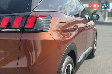 Внедорожник / Кроссовер Peugeot 3008 2018 в 