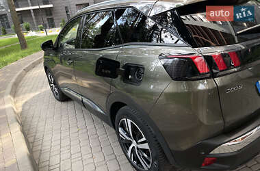 Позашляховик / Кросовер Peugeot 3008 2020 в 