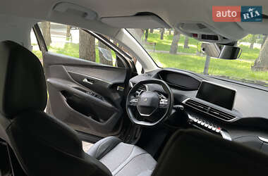 Позашляховик / Кросовер Peugeot 3008 2020 в 
