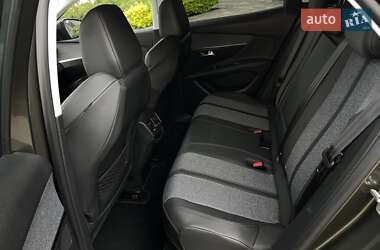 Позашляховик / Кросовер Peugeot 3008 2020 в 