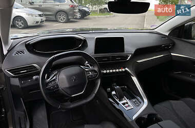 Позашляховик / Кросовер Peugeot 3008 2020 в 