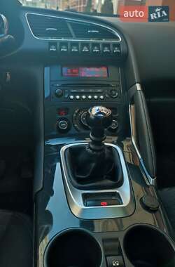 Внедорожник / Кроссовер Peugeot 3008 2010 в 