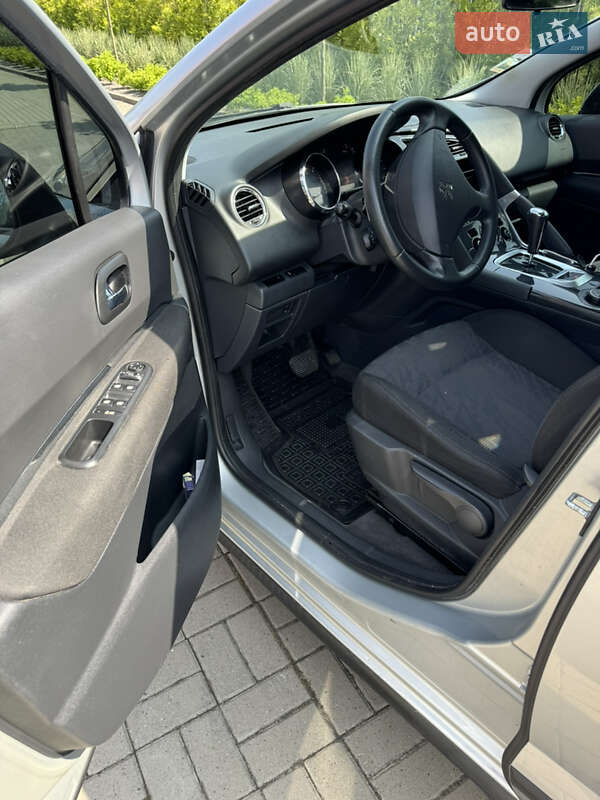 Позашляховик / Кросовер Peugeot 3008 2010 в Львові