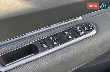 Внедорожник / Кроссовер Peugeot 3008 2011 в 