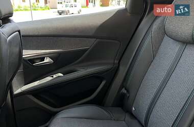 Внедорожник / Кроссовер Peugeot 3008 2021 в 