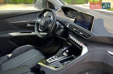 Внедорожник / Кроссовер Peugeot 3008 2021 в 