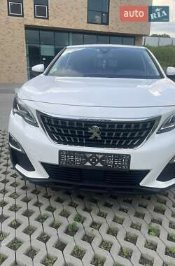 Внедорожник / Кроссовер Peugeot 3008 2018 в 