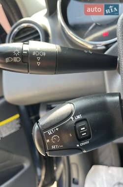 Внедорожник / Кроссовер Peugeot 3008 2012 в 