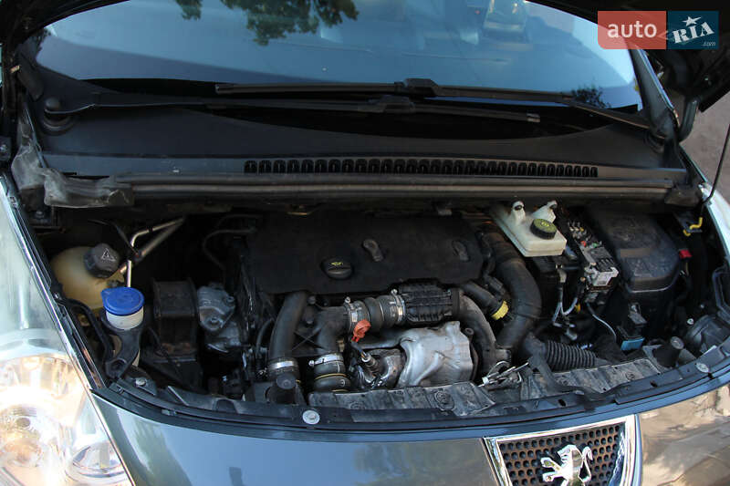 Позашляховик / Кросовер Peugeot 3008 2011 в Івано-Франківську