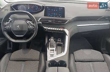Позашляховик / Кросовер Peugeot 3008 2020 в 