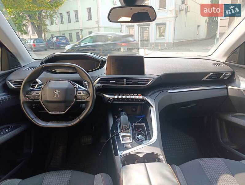 Внедорожник / Кроссовер Peugeot 3008 2017 в Киеве