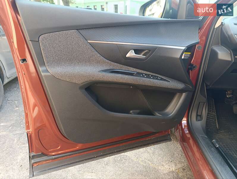 Внедорожник / Кроссовер Peugeot 3008 2017 в Киеве