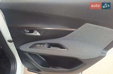 Внедорожник / Кроссовер Peugeot 3008 2020 в 