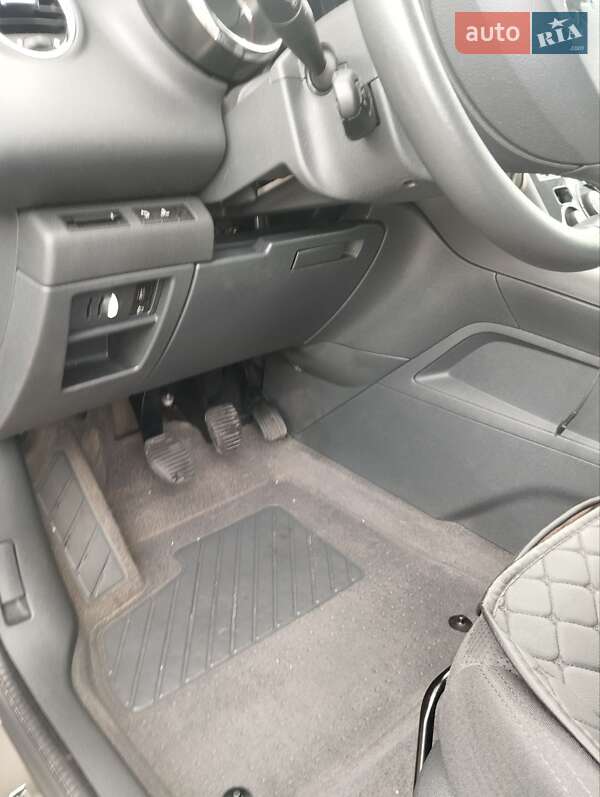 Позашляховик / Кросовер Peugeot 3008 2012 в Вишгороді