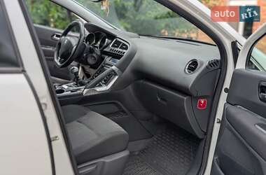 Внедорожник / Кроссовер Peugeot 3008 2011 в 