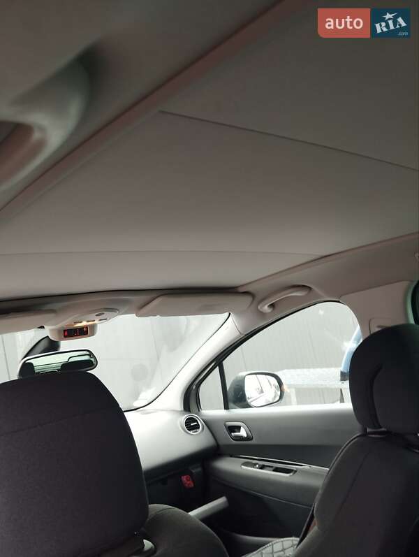 Позашляховик / Кросовер Peugeot 3008 2012 в Вишгороді