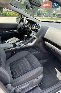 Внедорожник / Кроссовер Peugeot 3008 2015 в 