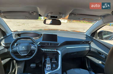 Позашляховик / Кросовер Peugeot 3008 2019 в 