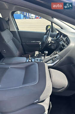 Позашляховик / Кросовер Peugeot 3008 2011 в 