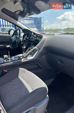 Позашляховик / Кросовер Peugeot 3008 2011 в 