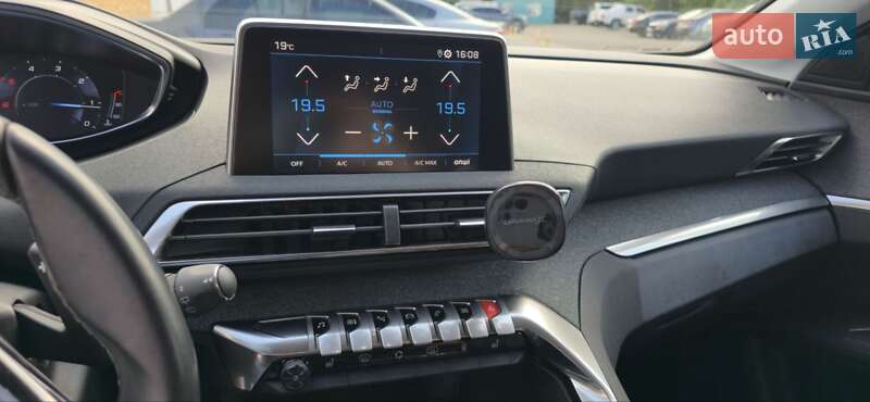 Позашляховик / Кросовер Peugeot 3008 2019 в Дніпрі