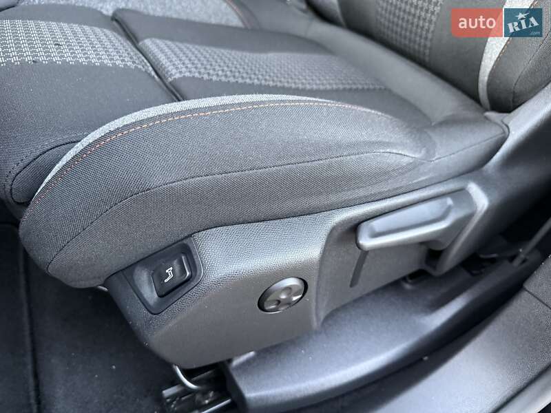 Позашляховик / Кросовер Peugeot 3008 2020 в Стрию