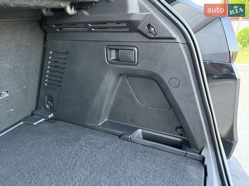 Позашляховик / Кросовер Peugeot 3008 2020 в Стрию
