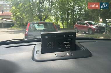 Позашляховик / Кросовер Peugeot 3008 2014 в 