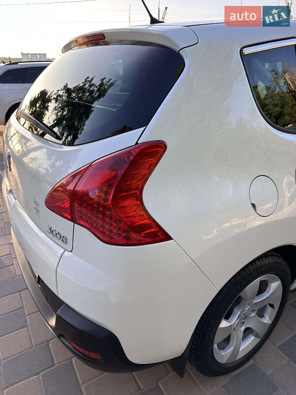 Позашляховик / Кросовер Peugeot 3008 2012 в Миколаєві