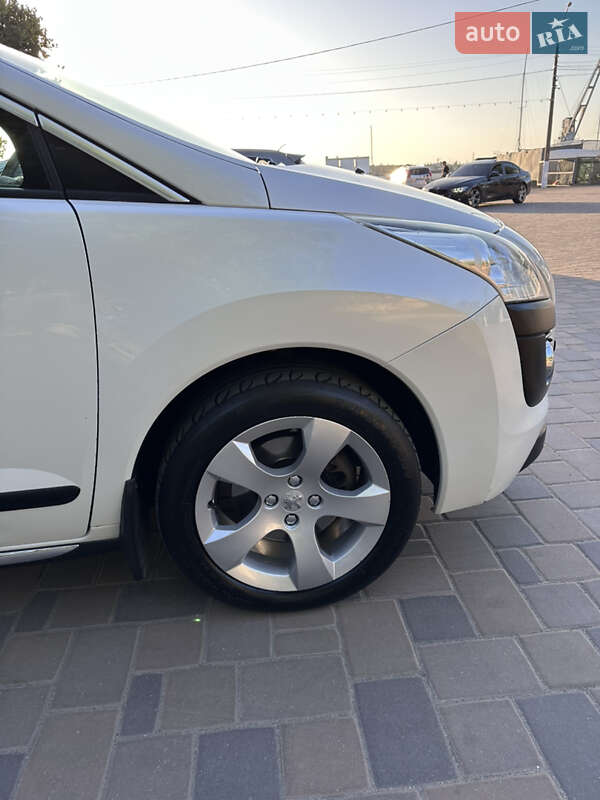 Позашляховик / Кросовер Peugeot 3008 2012 в Миколаєві
