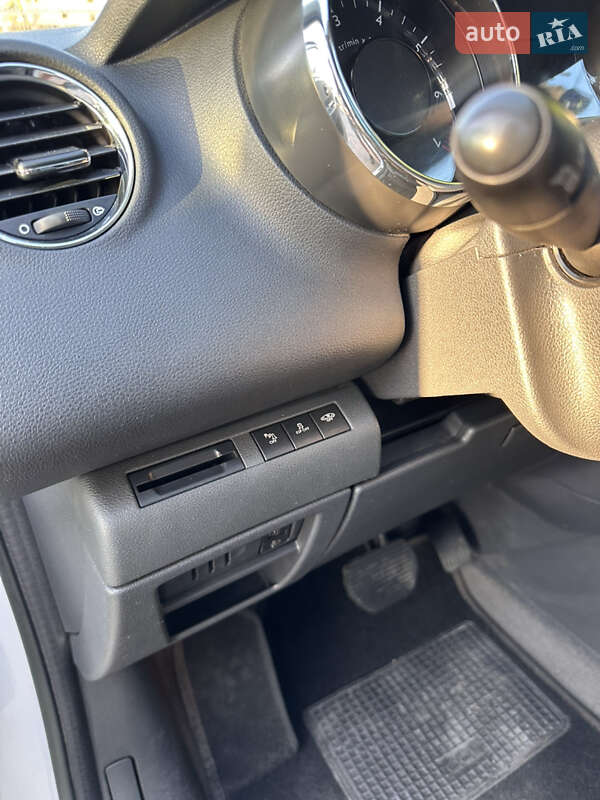 Позашляховик / Кросовер Peugeot 3008 2012 в Миколаєві