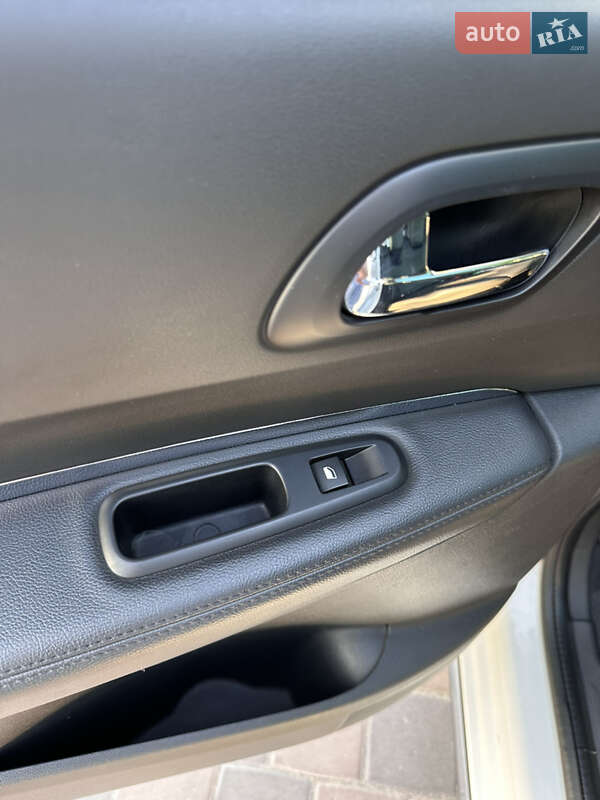 Позашляховик / Кросовер Peugeot 3008 2012 в Миколаєві