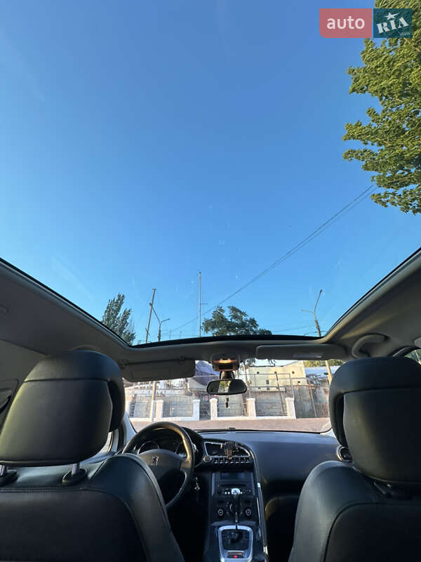 Позашляховик / Кросовер Peugeot 3008 2012 в Миколаєві