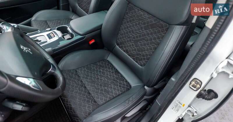 Позашляховик / Кросовер Peugeot 3008 2016 в Харкові