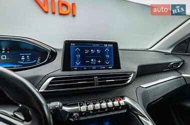 Внедорожник / Кроссовер Peugeot 3008 2019 в 