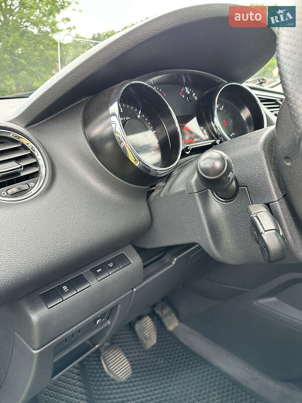 Внедорожник / Кроссовер Peugeot 3008 2016 в Самборе