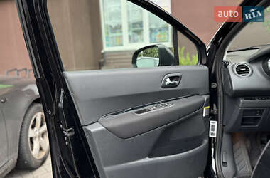 Позашляховик / Кросовер Peugeot 3008 2012 в 
