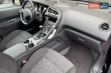 Позашляховик / Кросовер Peugeot 3008 2012 в 