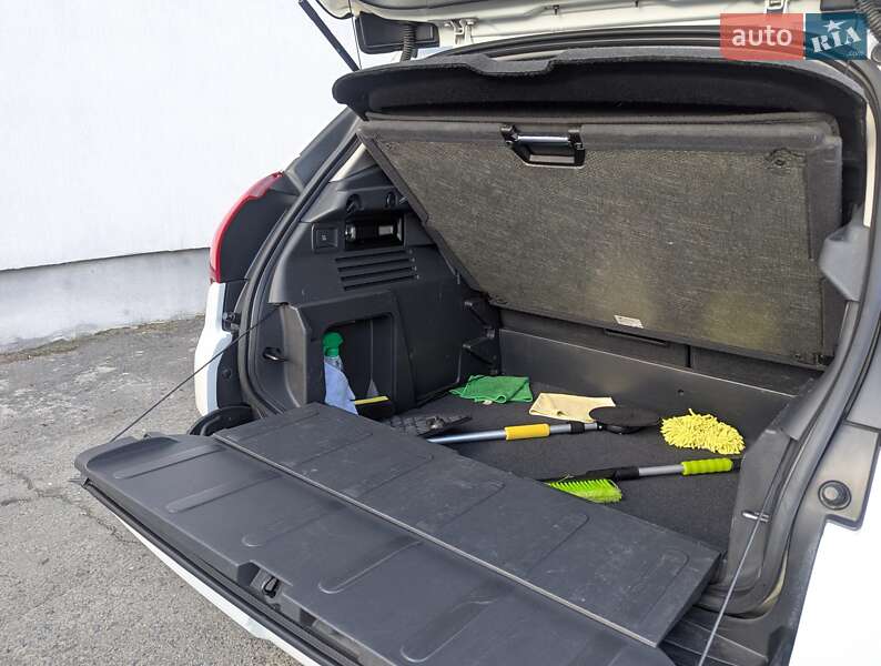 Позашляховик / Кросовер Peugeot 3008 2012 в Львові