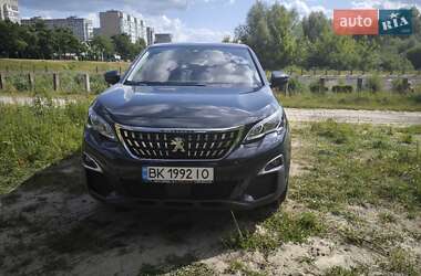 Позашляховик / Кросовер Peugeot 3008 2018 в Вараші