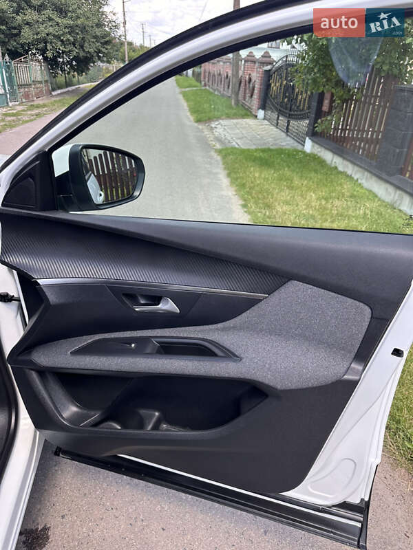 Позашляховик / Кросовер Peugeot 3008 2020 в Дубні