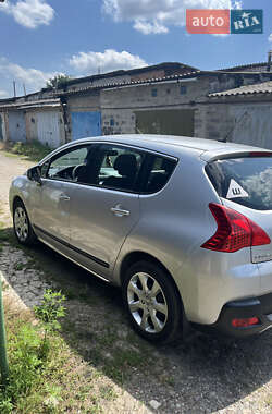 Внедорожник / Кроссовер Peugeot 3008 2011 в 