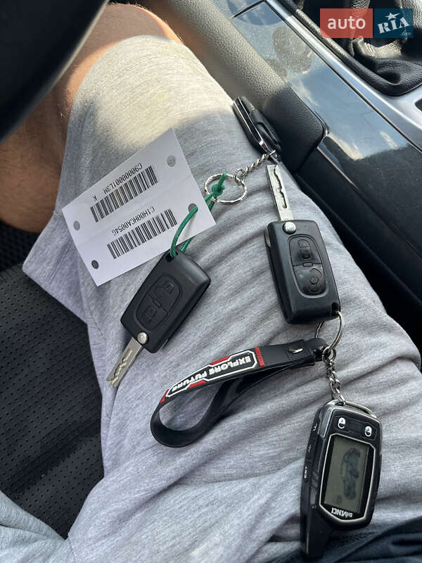 Позашляховик / Кросовер Peugeot 3008 2011 в Зміїві