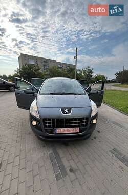 Позашляховик / Кросовер Peugeot 3008 2011 в Сарнах
