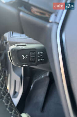Внедорожник / Кроссовер Peugeot 3008 2021 в 